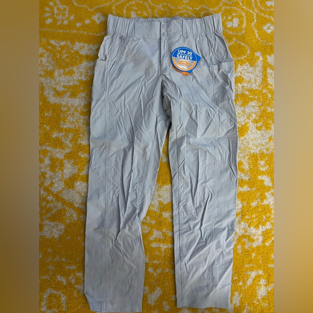 NEW WITH TAG!! COLUMBIA CARGO PANTS—SIZE 8.